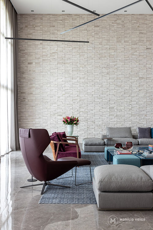 Pedras e revestimentos inteligentes no design de interiores