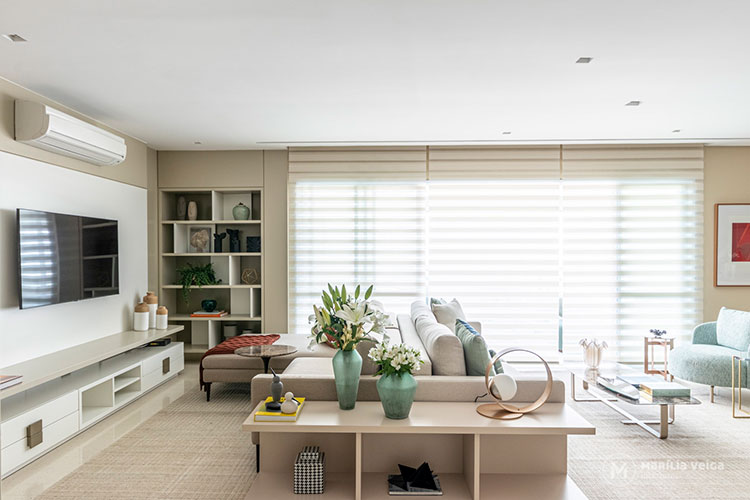 home theater integrado em ambiente claro e bem iluminado