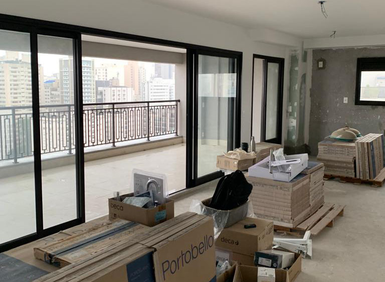 One Park Perdizes no primeiro levantamento — apartamento novo entregue no contrapiso, antes da reforma, foto de Daniel Veiga.